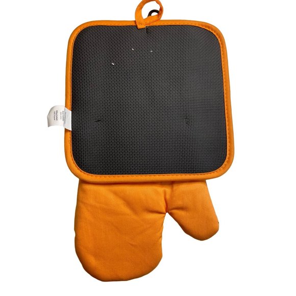 Disney Mickey Mouse Fall Oven Mitt and Pot Holder Set - Picture 3 of 3